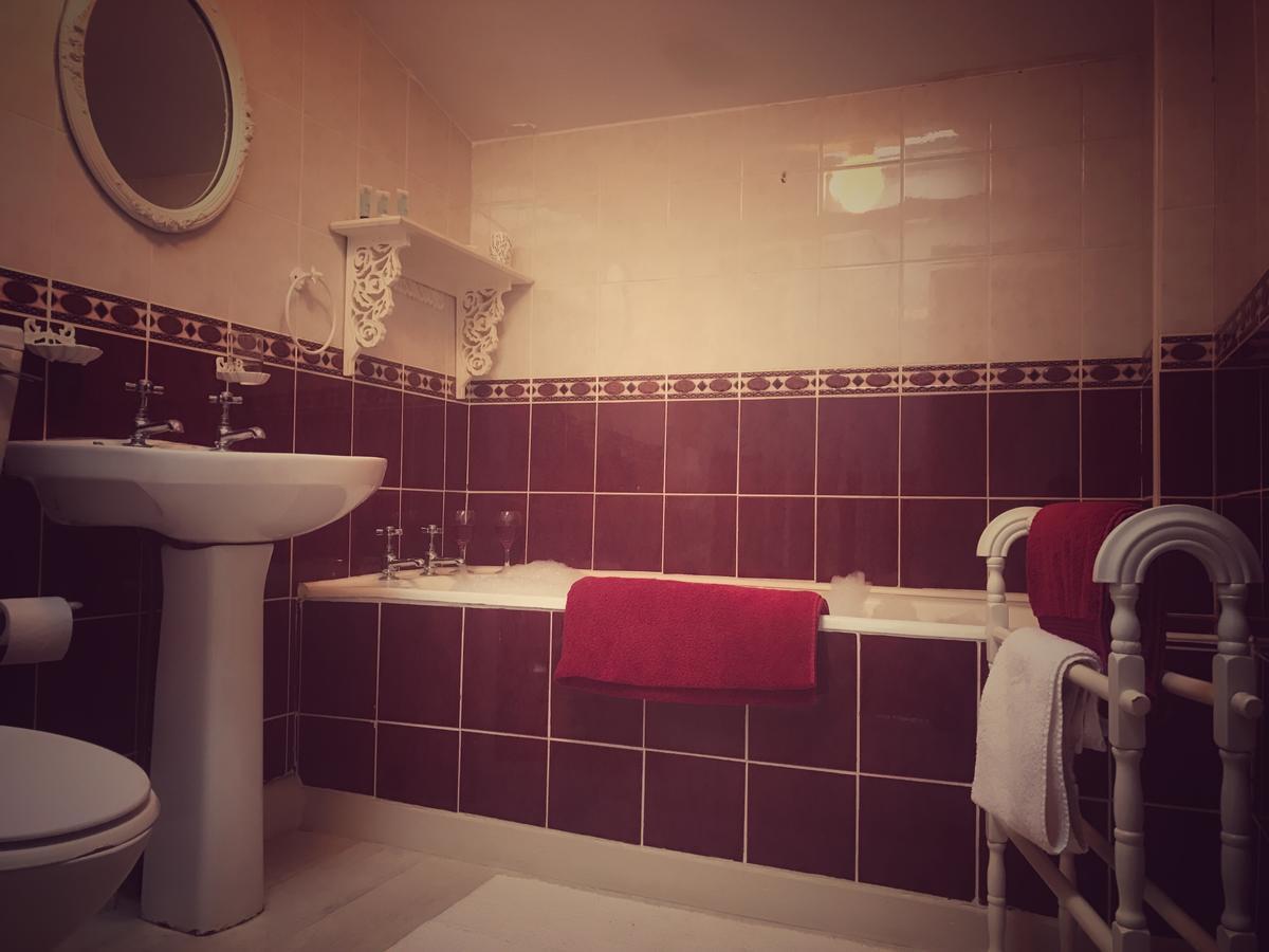 Mcmahon Guesthouse Listowel Ngoại thất bức ảnh
